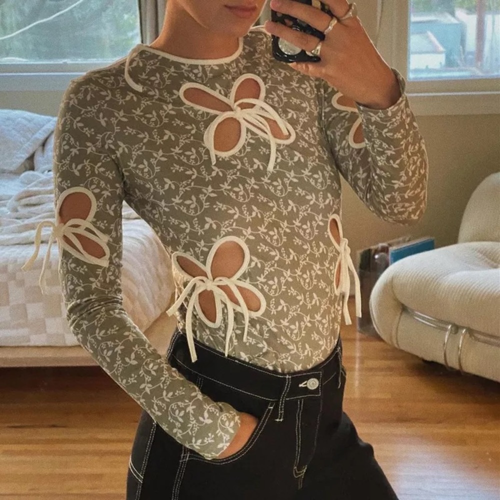 Vintage Floral Cut Out Long Sleeve Shirt - Picture 5 of 14